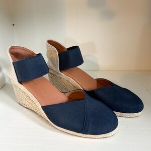 Tommy Bahama Navy Wedges Size 9M
